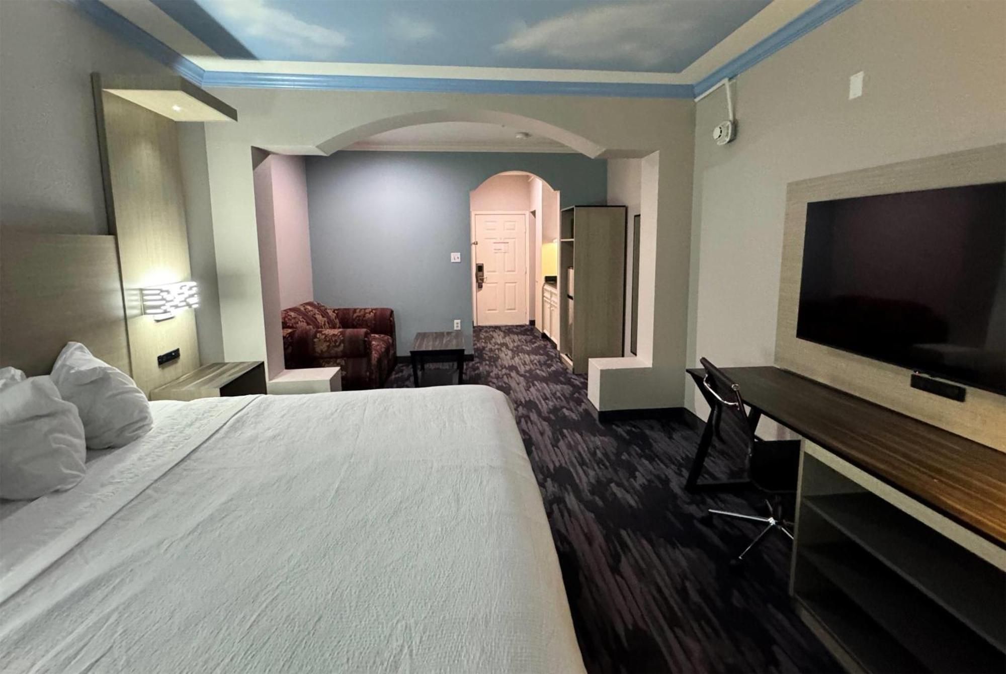 Baymont By Wyndham Texas City Exterior photo