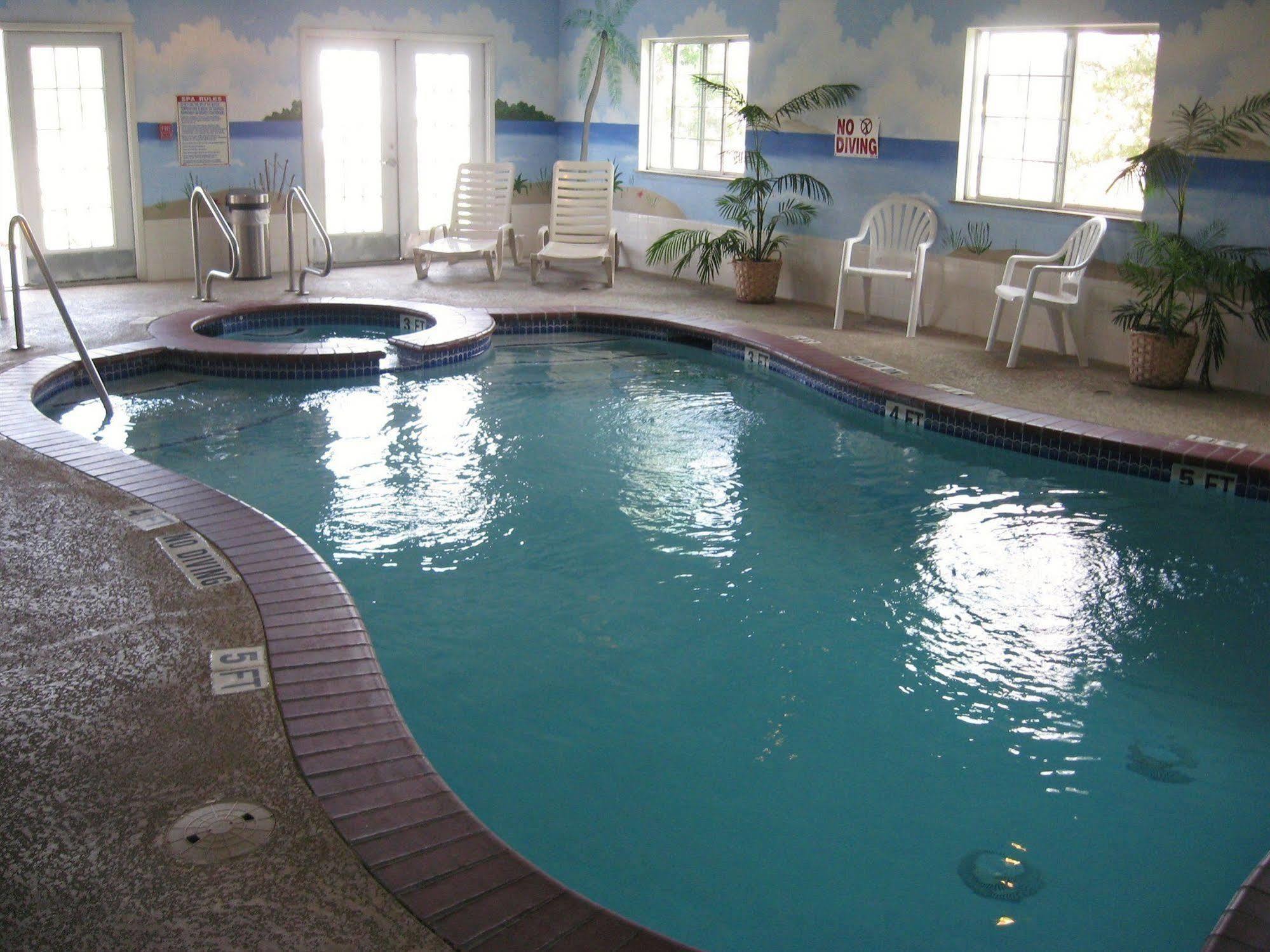 Baymont By Wyndham Texas City Exterior photo